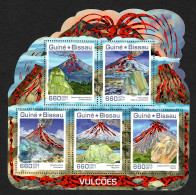 Delcampe - Guinea-Bissau, Schöner Block Mit 5 Vulkanen Mit Lava, Postfrisch, 2017 - Guinea (1958-...)