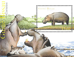 Delcampe - Guinea Bissau 2001 Hippo S/s, Mint NH, Nature - Animals (others & Mixed) - Hippopotamus - Guinée-Bissau
