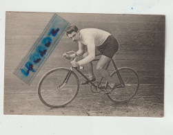 Delcampe - CPA - CYCLISME Sur PISTE - Emile FRIOL - SPRINTER FRANCAIS -  Champion Du Monde De Vitesse 1907 Et 1910 - Radsport