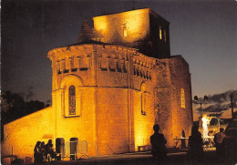 Delcampe - VAUX SUR MER Eglise Romane Du XIIe Vue De Nuit Et Animation 17(scan Recto-verso) MA1053 - Vaux-sur-Mer