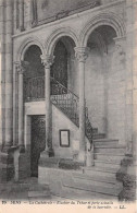 Delcampe - SENS La Cathedrale Escalier Du Tresor Et Porte Actuelle De La Sacristie 27(scan Recto-verso) MA1088 - Sens