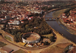 Delcampe - DAX Le Pont Sur L Adour Au Premeir Plan Les Celebres Arenes Au Fond L Hotel Splendid 4(scan Recto-verso) MA1081 - Dax
