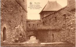 Delcampe - Bouillon - Binnenplaats Van Het Kasteel Van Bouillon Met De Zetel Van Godfried Van Bouillon - Bouillon