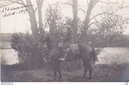Delcampe - CHER AVORD LIEUTENANT DE LAVARENNE SUR SON CHEVAL CARTE PHOTO - Avord