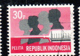 Delcampe - INDONESIA INDONÉSIE 1969 FIVE YEAR DEVELOPMENT PLAN HEALTH CARE PEOPLE AND SYRINGE 30r USED USATO OBLITERE' - Indonesien