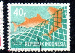 Delcampe - INDONESIA INDONÉSIE 1969 FIVE YEAR DEVELOPMENT PLAN FISHING FISH AND NET 40r USED USATO OBLITERE' - Indonesien