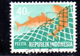 Delcampe - INDONESIA INDONÉSIE 1969 FIVE YEAR DEVELOPMENT PLAN FISHING FISH AND NET 40r USED USATO OBLITERE' - Indonesien