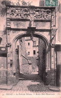 Delcampe - 22 -  DINAN - Ancien Hôtel Beaumanoir - La Porte Des Pélicans - 1909 - Dinan