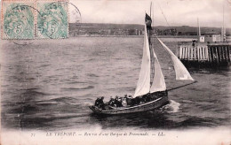 Delcampe - 76 - LE TREPORT - Rentrée D'une Barque De Promenade - Le Treport