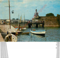 Delcampe - 29.  CONCARNEAU . Le Beffroi Et Les Remparts . - Concarneau