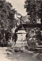 Delcampe - BEAUGENCY Place Saint Firmin Statue De Jeanne D Arc Liberatrice 13(scan Recto-verso) MA1245 - Beaugency