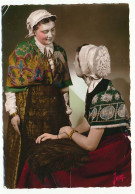 Delcampe - CPSM Dentelée 10.5 X 15 La TOURAINE Costume Et Coiffe De La Vallée De L'Indre - Centre-Val De Loire
