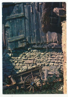 Delcampe - CPSM / CPM 10.5 X 15 Prestige DAUPHINE Charrette Devant Une Grange En Bois Sur Base En Pierres (à OZ En OISANS ?) - Rhône-Alpes