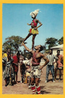 Delcampe - CPSM AFRIQUE EN COULEURS/AFRICA IN COLORS - Acrobatic Dancers - Ohne Zuordnung