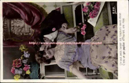Delcampe - CPA Fantaisie Couple Un Tout Petit Baiser Est Toujours Douce Chose - Paare
