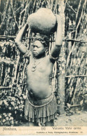 Delcampe - Kenya Wakamba Water Carrier H15667 - Kenia