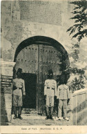 Delcampe - Kenya Mombasa Gate Of Fort Guards H15671 - Kenia