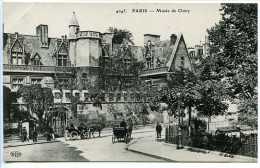 Delcampe - CPA 9 X 14  PARIS  Musée De Cluny Voiture Cheval Cabriolet - Museen