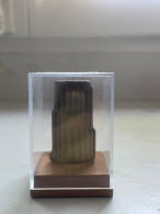 Delcampe - Montana Parfum – Miniature Avec Présentoir D'origine Vintage - Sonstige & Ohne Zuordnung