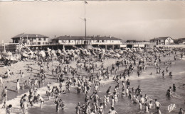 Delcampe - CAP BRETON   -  LANDES  -  (40)  -  CPSM  TRES  ANIMEE  DES  ANNEES  1950/1960. - Capbreton