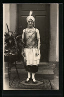 Delcampe - Foto-AK Frau Verkleidet Zur Fassnacht 1925 - Carnival