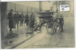 Delcampe - PARIS- CRUE DE LA SEINE 1910- LES SAPEURS-POMPIERSESSAYANT D EPUISER L EAU DES CAVES DE LA HALLE AUX VINS A BERCY - Bombero