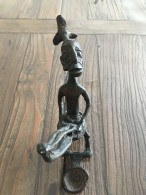 Delcampe - STATUE PERSONNAGE CHERCHEUR D OR-  BRONZE - BENIN- HAUTEUR 17 CM  -POIDS 554 GRS - Bronzi