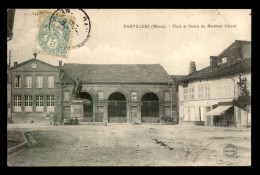 Delcampe - 55 - DAMVILLERS - PLACE ET STATUE DU MARECHAL GERARD - EDITEUR MARCHAL - Damvillers