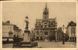 Delcampe - CPA Oise Compiegne Place De L'Hotel De Ville - Compiegne