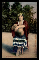 Delcampe - LIBAN - BEYROUTH - FEMME SYRIENNE AVEC SA JARRE - VOIR ETAT - Libanon