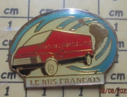 Delcampe - Pin513i   TRANSPORTS FOURGON ROUGE LE BUS FRANCAIS - Transports