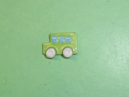 Delcampe - Fèves / Fève / Sports : Croustipâte , En Voiture , 2004 P 38 , Dos Plat  T158 - Sports