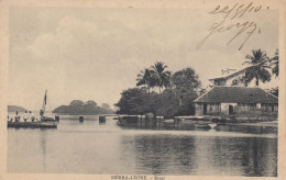 Delcampe - CPA SIERRA LEONE - River Scene - Animée (Pirogue, Habitations, Palmiers) - Écrite 1910 - Sierra Leone