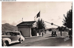 Delcampe - CAR-AHRP8-0385-64 - HENDAYE - Frontière Franco-espagnole - Services Des Passeports Au Pont Internationale - Hendaye