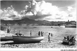 Delcampe - CAR-ABJP9-0804-64 - HENDAYE - Fontière Franco-espagnole - Un Coin De La Plage Et Les Trois Couronnes - Hendaye