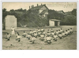 Delcampe - 64.HENDAYE.EXERCICES D'ASSOUPLISSEMENT PAR LES ENFANTS DE """"L'ASILE POUR ENFANTS DE LA VILLE DE PARIS"""" - Hendaye
