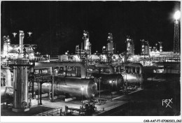 Delcampe - CAR-AAFP7-64-0588 - LACQ - Vue La Nuit - Usine De Gaz - Lacq