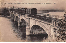 Delcampe - 64 - HENDAYE - SAN46600 - Le Pont International Du Chemin De Fer Sur La Bidassoa - Train - Hendaye
