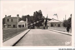Delcampe - CAR-ABJP10-0940-64 - HENDAYE - Le Pont International - à L'arrière-plan - Bureau Des Doouanes Espagnoles - Hendaye