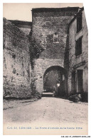 Delcampe - CAR-AEJP7-0347-64 - LESCAR - La Porte D'entree De La Haute Ville - Lescar