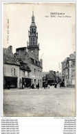 Delcampe - CPA (Réf E215) BINIC (CÔTES-D'ARMOR 22) Place De L'Eglise (Très Animée, Vieille Voiture Et Commerces.) - Binic