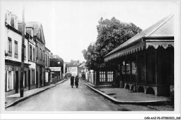 Delcampe - CAR-AAJP6-61-0552 - VIMOUTIERS - La Poissonnerie Et La Rue Du Pont Vautier - Vimoutiers