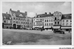 Delcampe - CAR-AAJP6-61-0564 - LAIGLE - Place De La Halle - Hôtel Du Dauphin - L'Aigle
