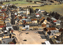 Delcampe - 61 - SAN61032 - LE MELE SUR SARTHE - La Place Du Marché - Combier 248-67 A - CPSM 10x15 Cm - Le Mêle-sur-Sarthe