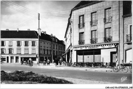 Delcampe - CAR-AAJP6-61-0542 - ARGENTAN - Place Du Général Leclerc Et Boulevard Victor Hugo - Café Le Croissant - Argentan