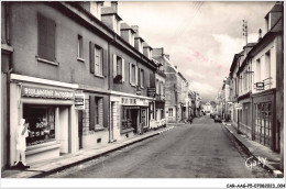 Delcampe - CAR-AAGP5-61-0384 - LE MERLERAULT - Grand Rue - Boulangerie, Commerces - Le Merlerault