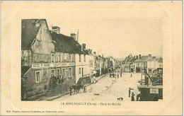 Delcampe - 61.LE MERLERAULT.PLACE DU MARCHE - Le Merlerault
