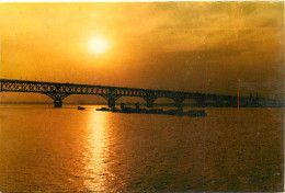 Delcampe - Carte Postale - Chine - The Nanjing Yangtze River Bridge - Coucher De Soleil - Fleuve - Carte Neuve - China - CPM - Voir - China