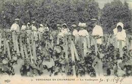 Delcampe - Carte Postale Ancienne - Vignes - Vendanges En Champagne - Les Vendangeurs - Animée - CPA - Voyagée En 1918 - Voir Scans - Weinberge
