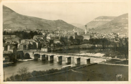 Delcampe - CPA-12- MILLAU - Le Tarn, Le Pont Lerouge Et La Ville - Empreinte DAGUIN _TBE _2 Scans - Millau